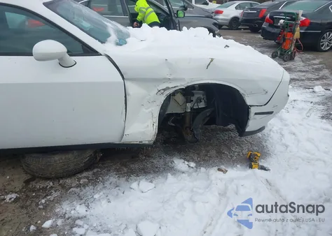 2016 Dodge Challenger Sxt z USA, uszkodzony, nr VIN 2C3CDZAG2GH284498